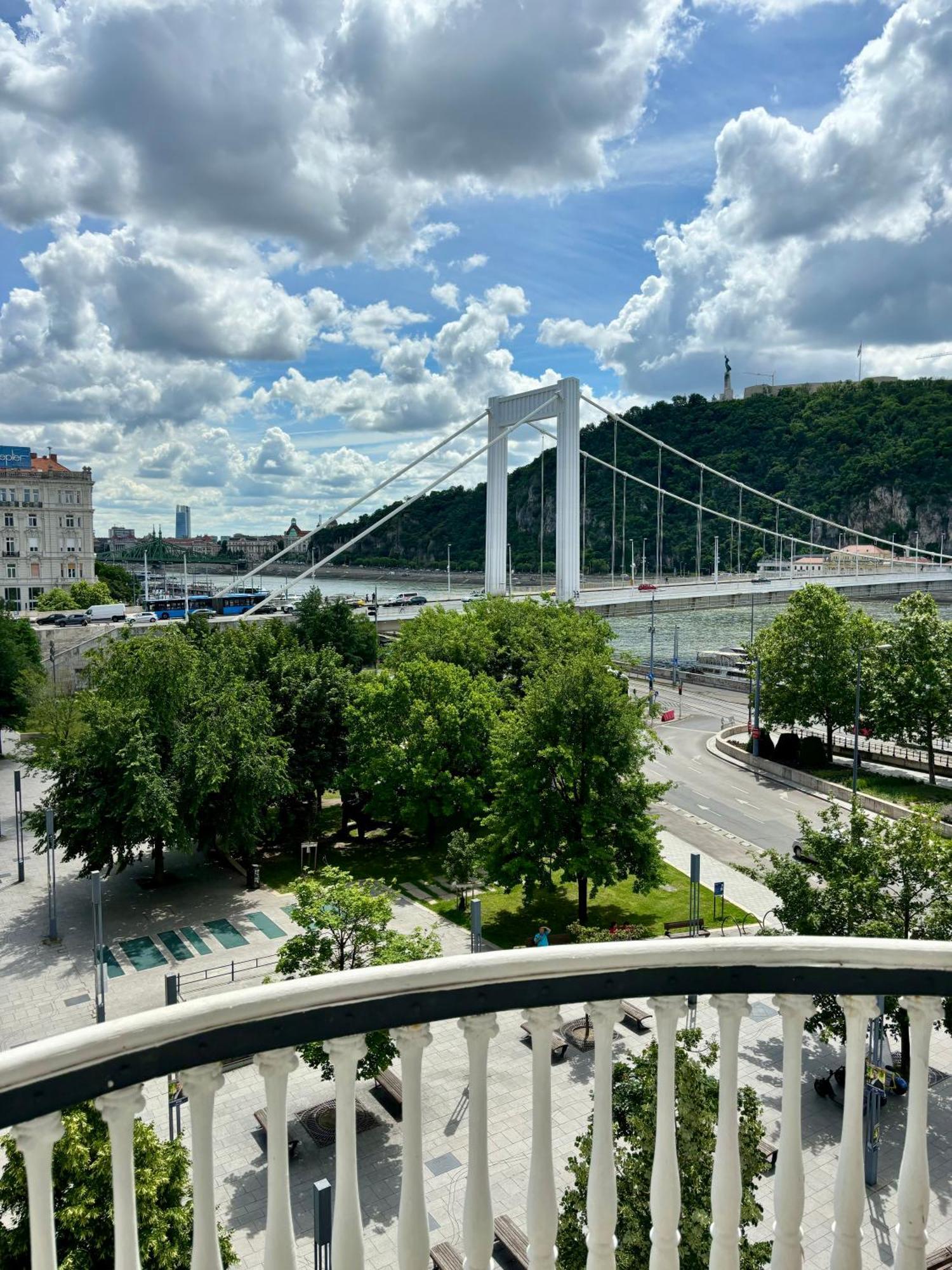 Budapest Riverfront Suite Budapeste Exterior foto